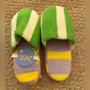 NEW Dusen Dusen Striped Terry Slippers